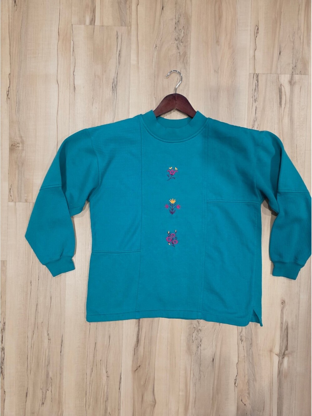 Vintage Teal Pullover Sweatshirt with Embroidered Floral Design